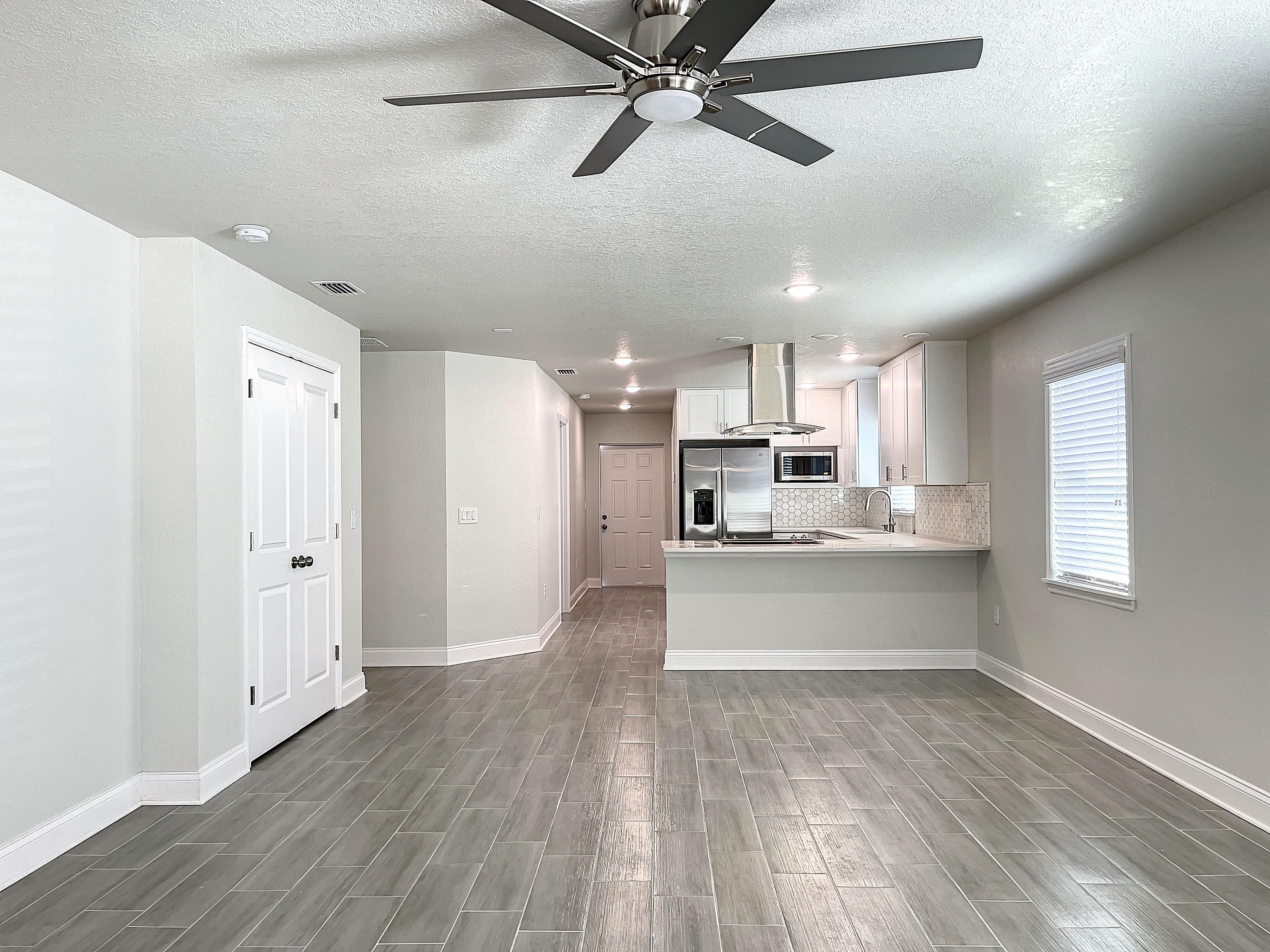 023-LakelandVacant-1669574359_1669574496_74508_c7b7a38_original