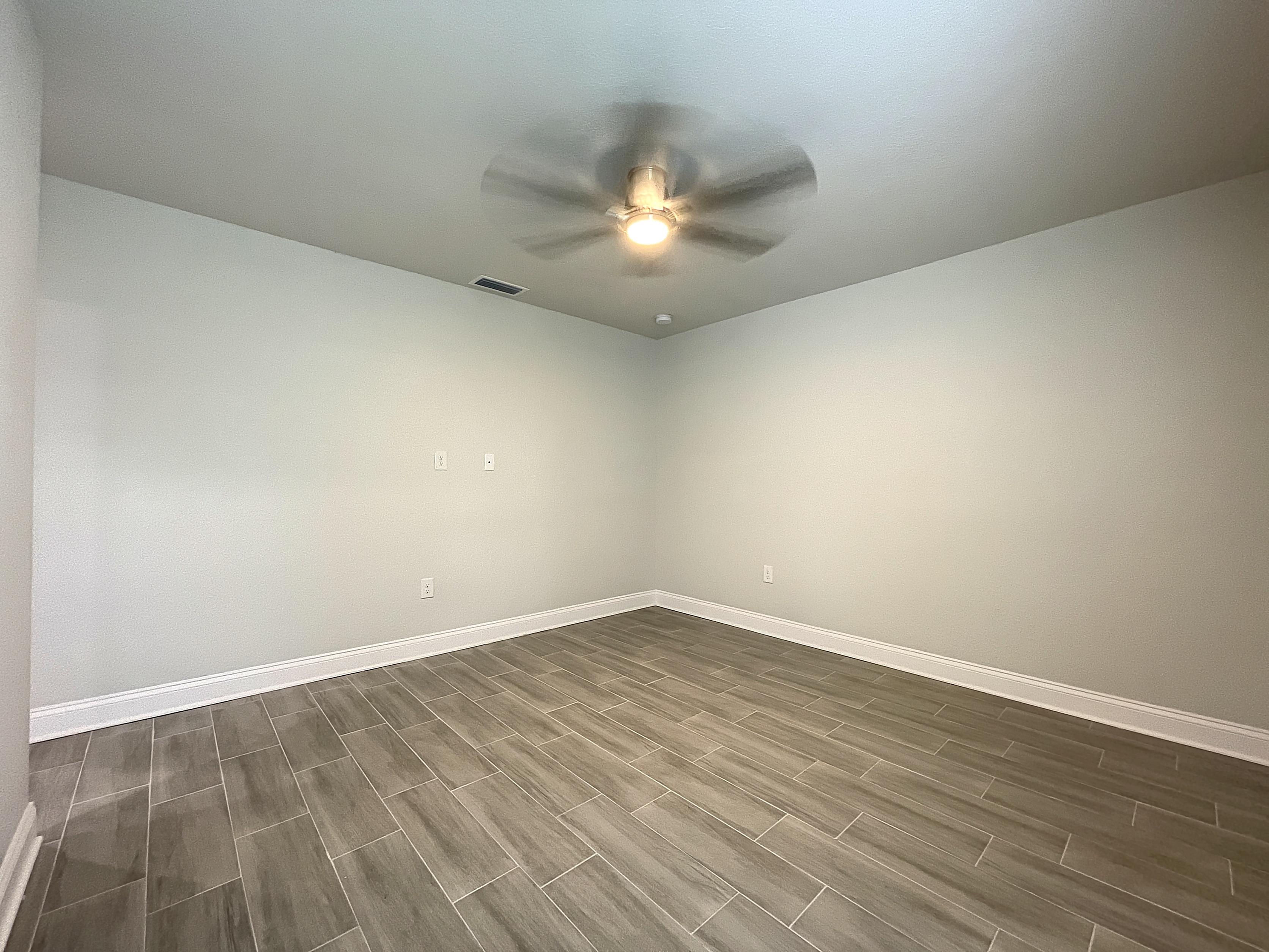 043-LakelandVacant-1669574359_1669575249_75268_6013b65_original