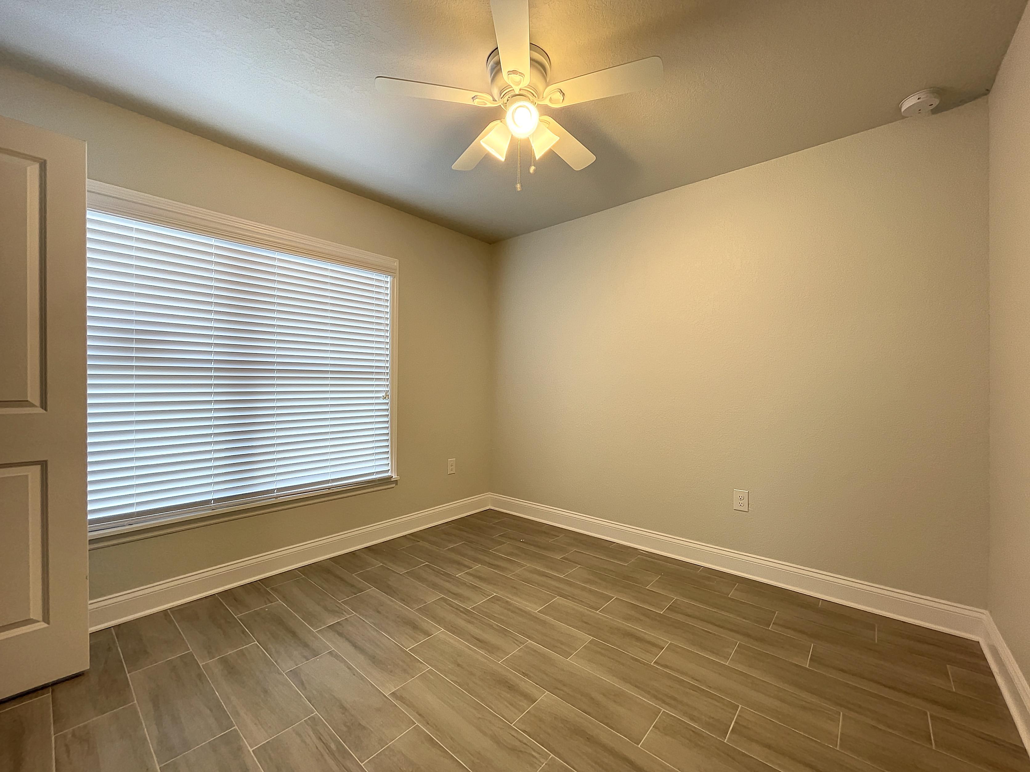 046-LakelandVacant-1669574359_1669575365_75382_934073b_original