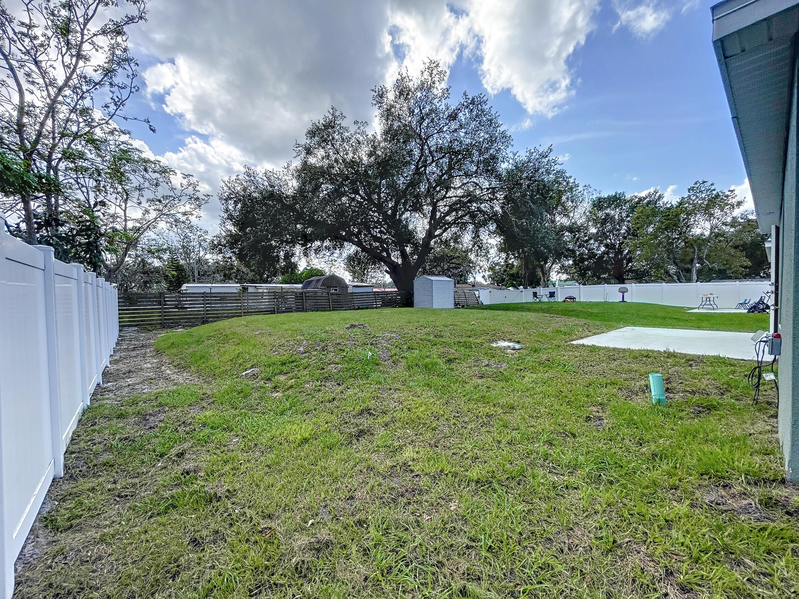 055-LakelandVacant-1669574359_1669575582_75603_014cd38_original