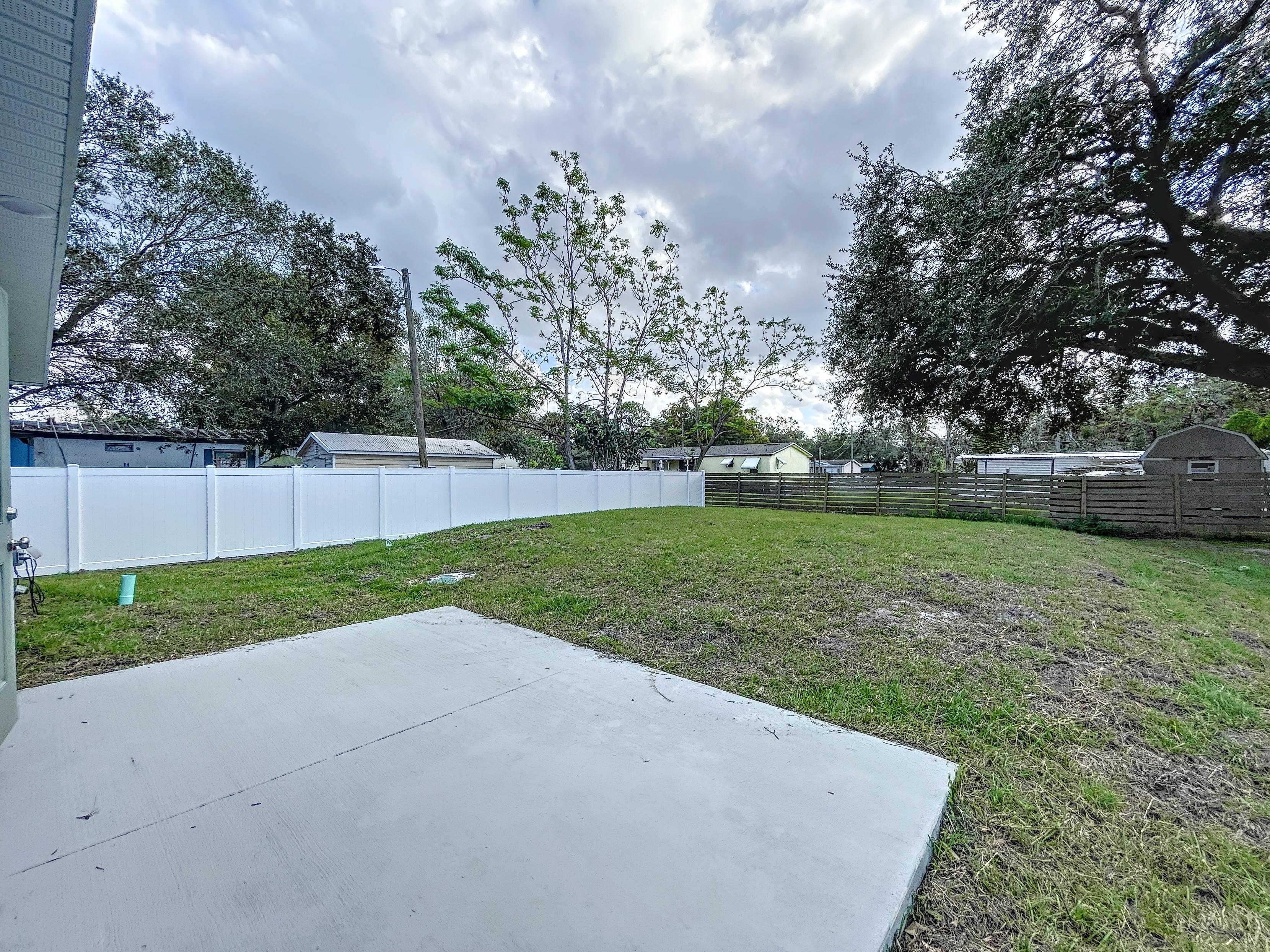 056-LakelandVacant-1669574359_1669575527_75582_e49fd0c_original