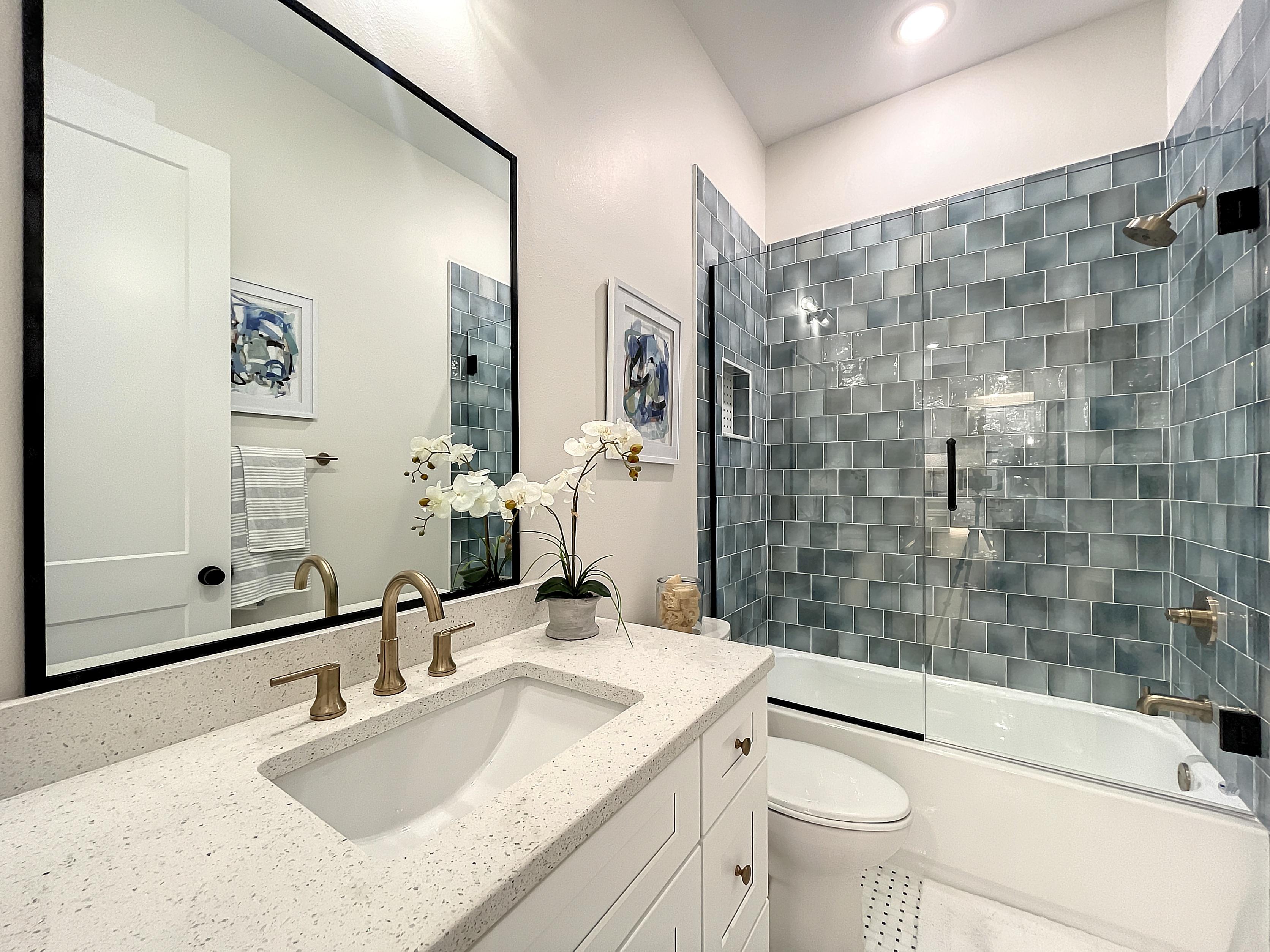 1 hall bath 333