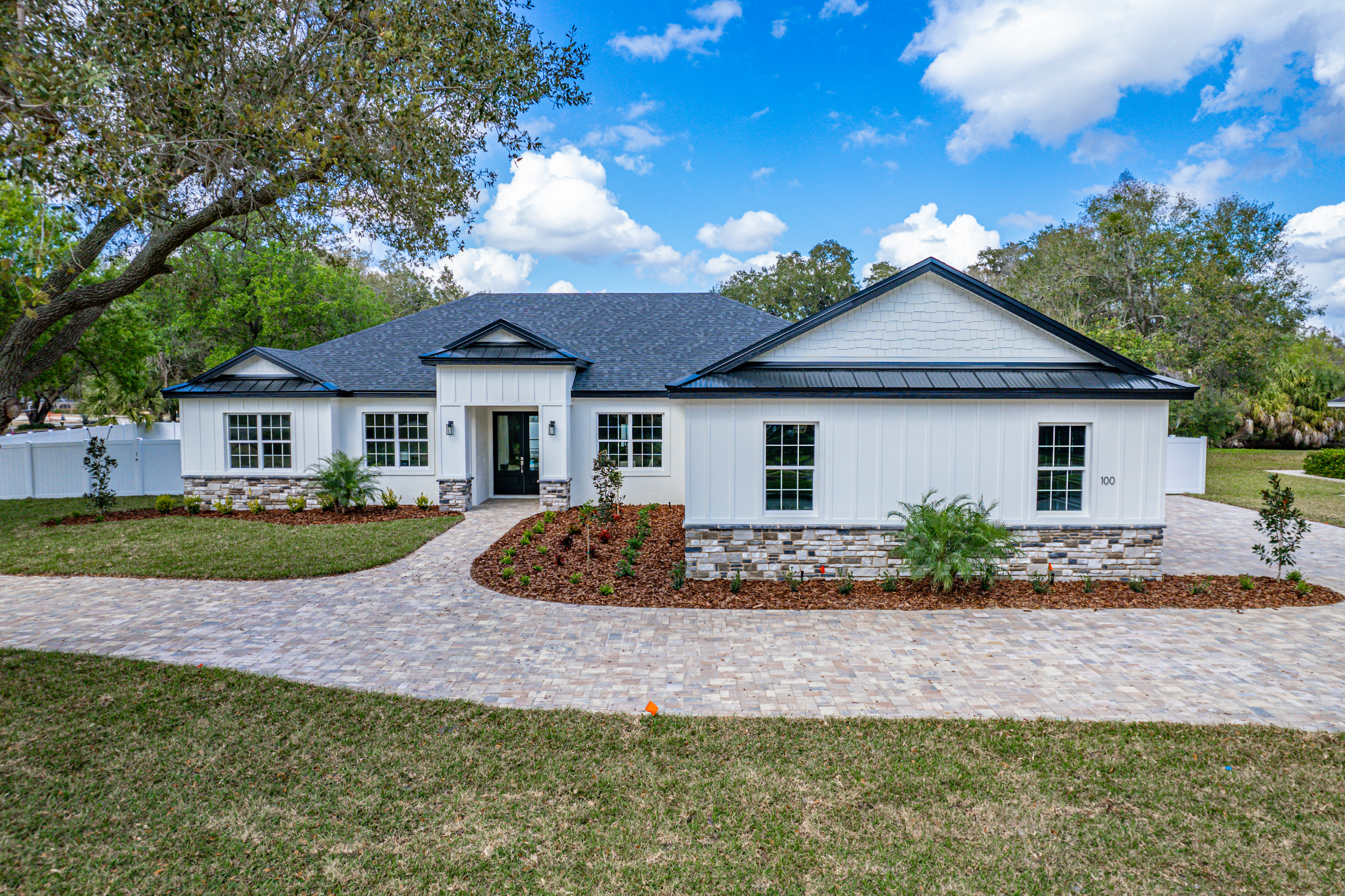 100 E Christina Blvd -002