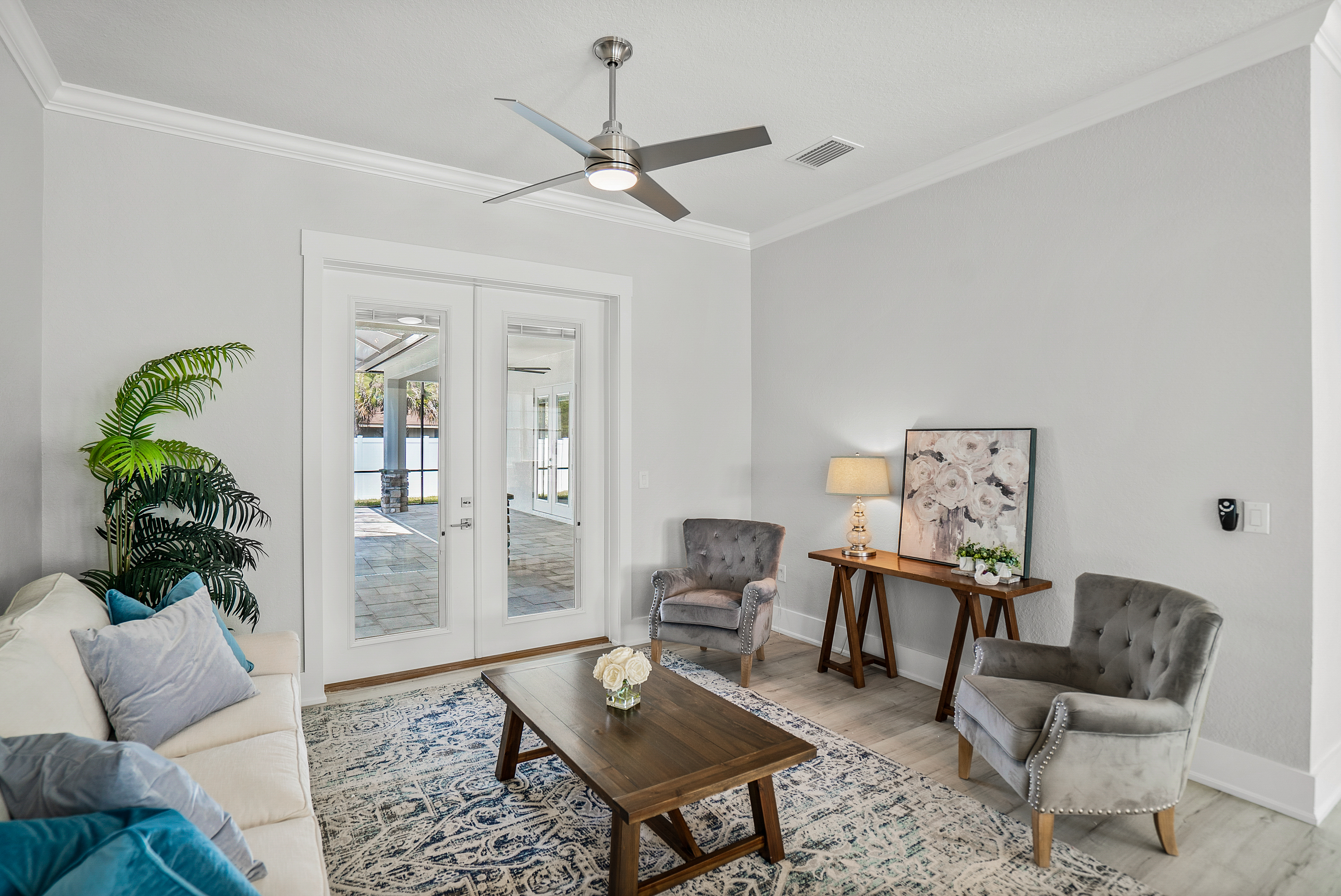 100 E Christina Blvd -037