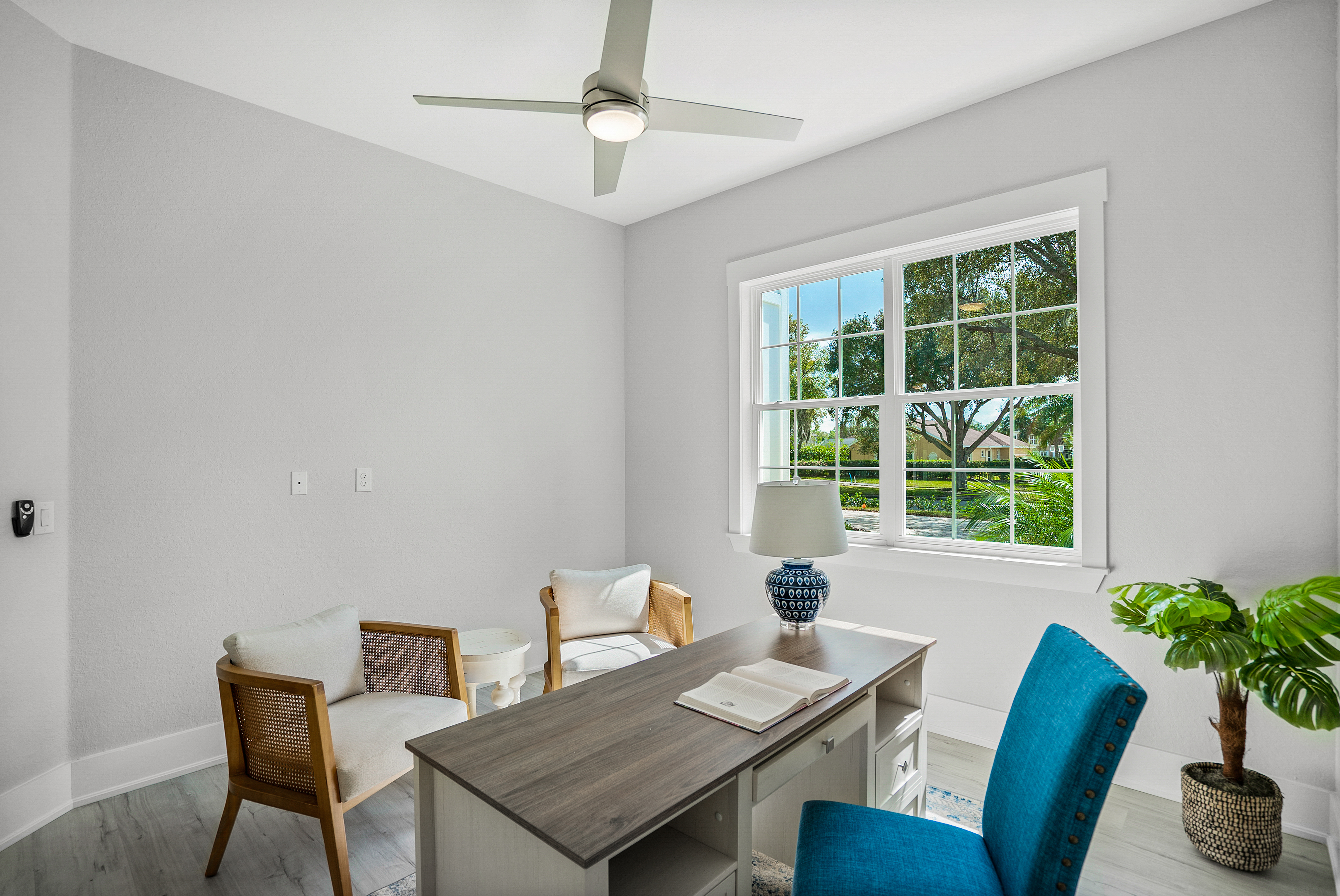 100 E Christina Blvd -043