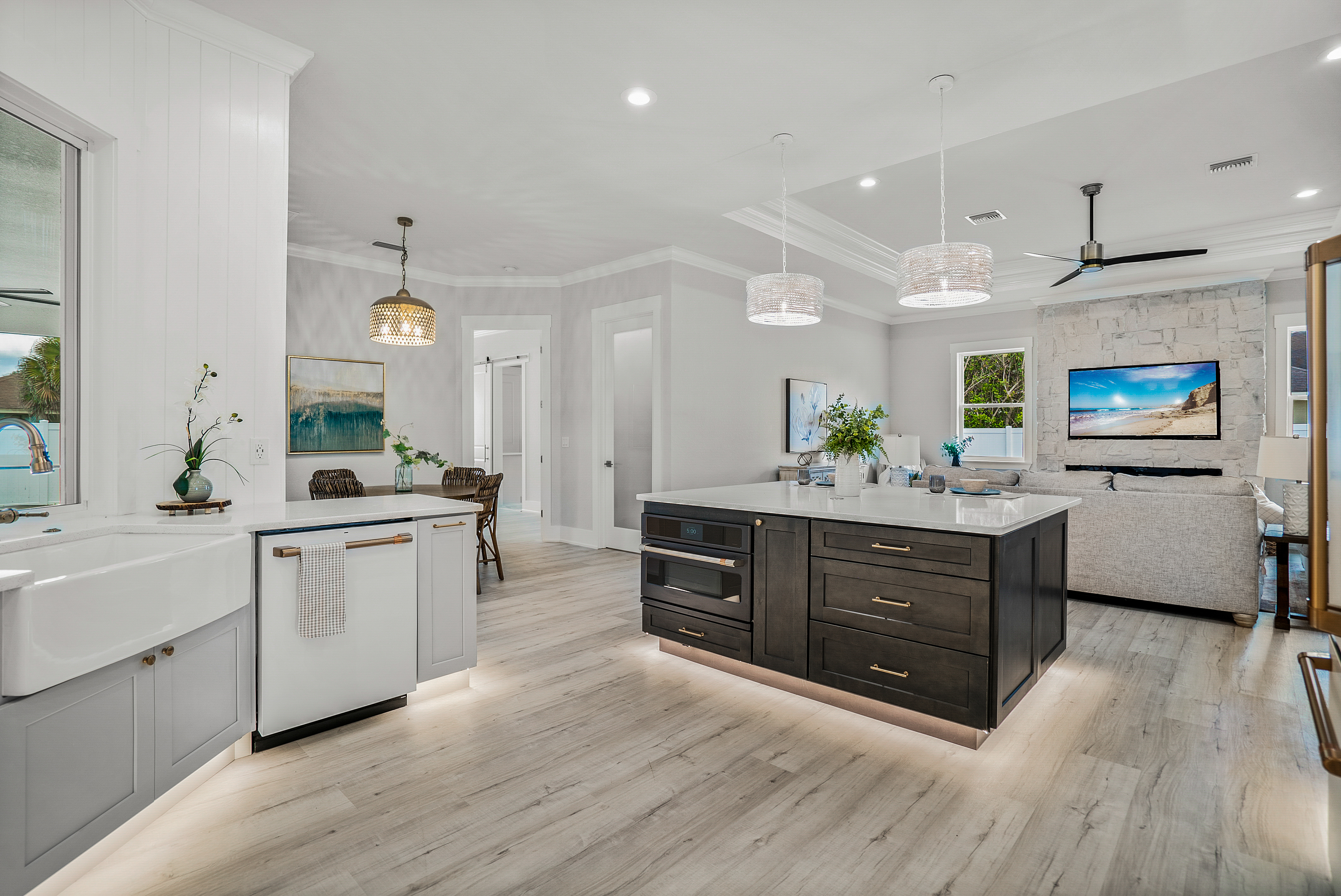 100 E Christina Blvd -048
