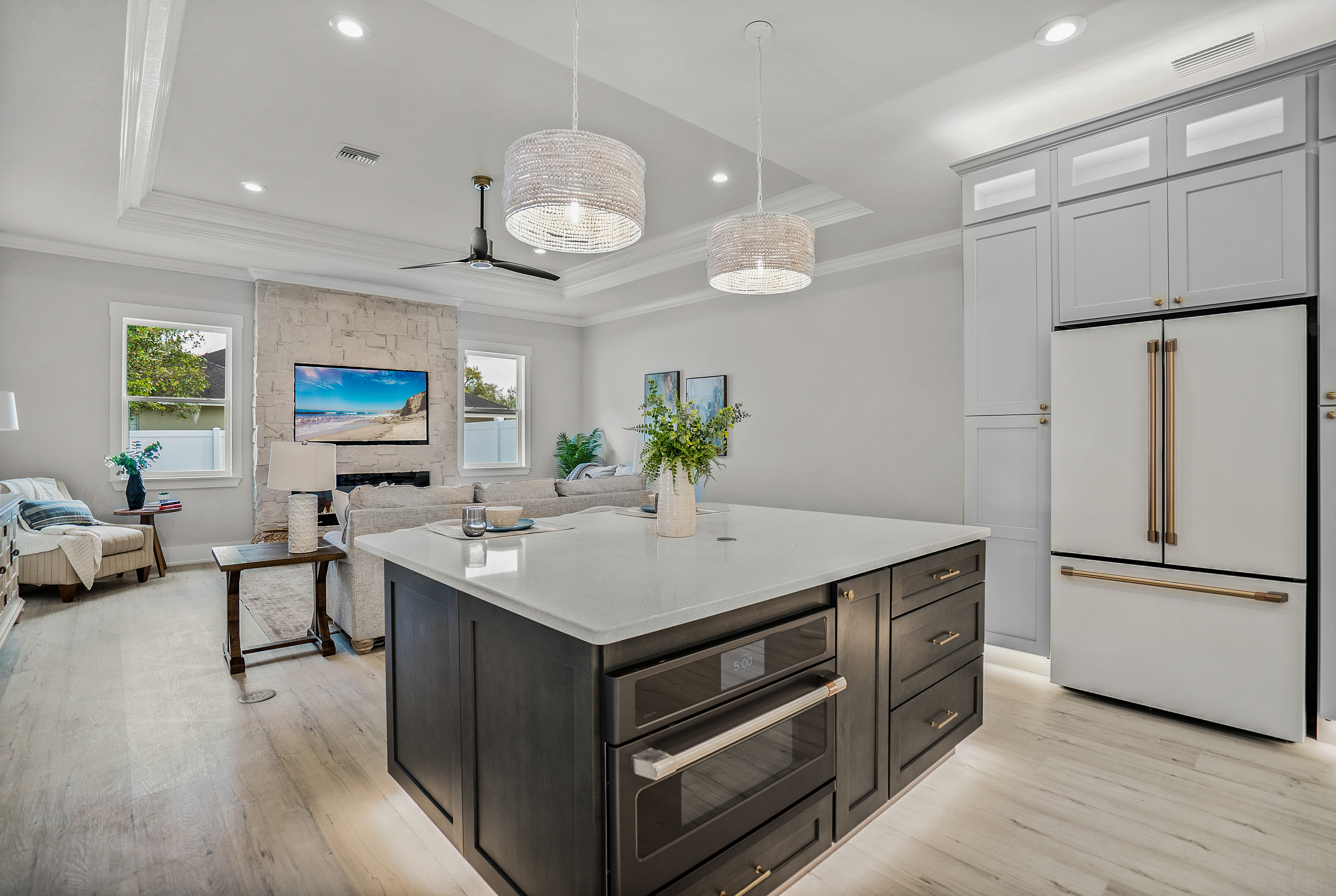 100 E Christina Blvd -051
