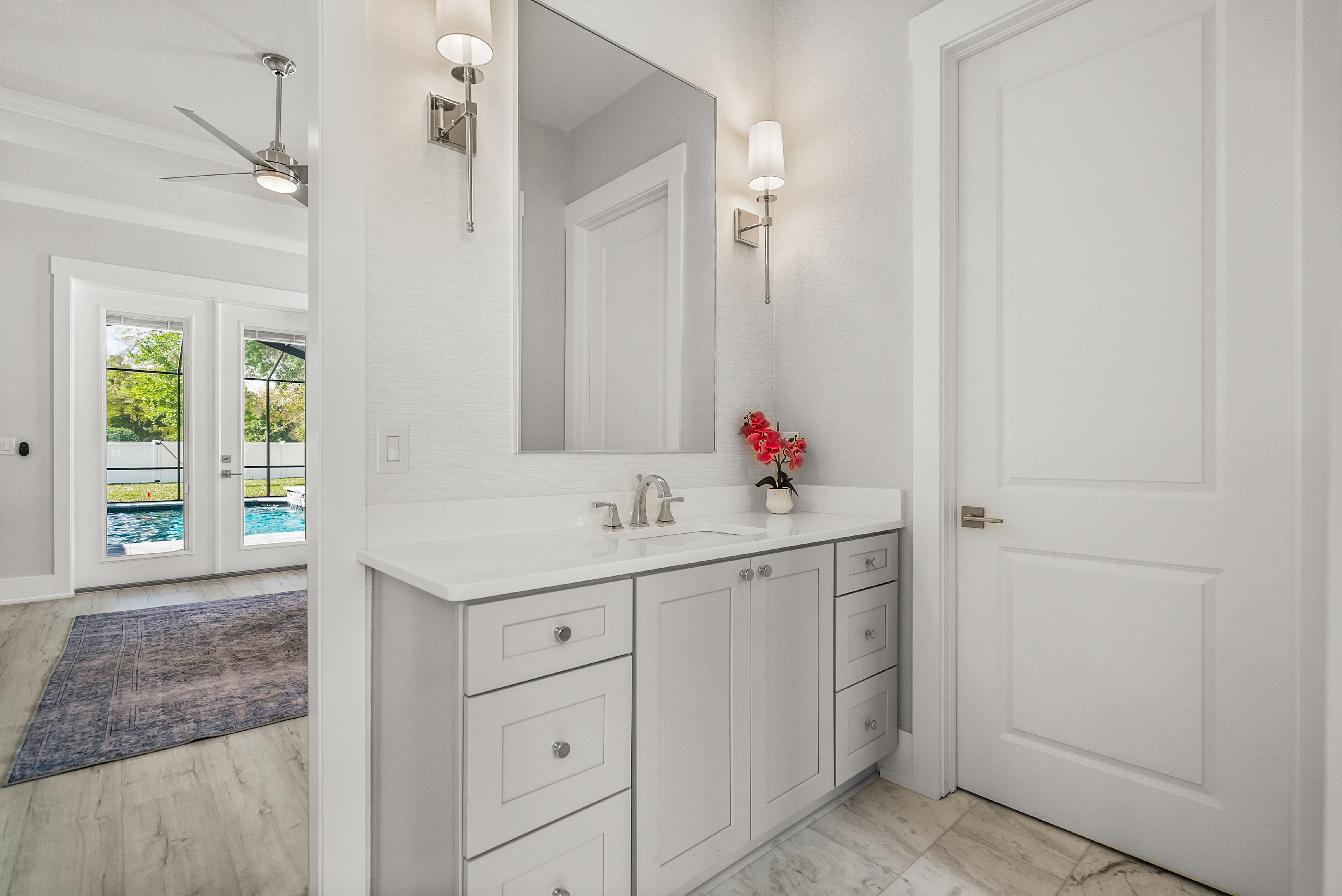 100 E Christina Blvd -071