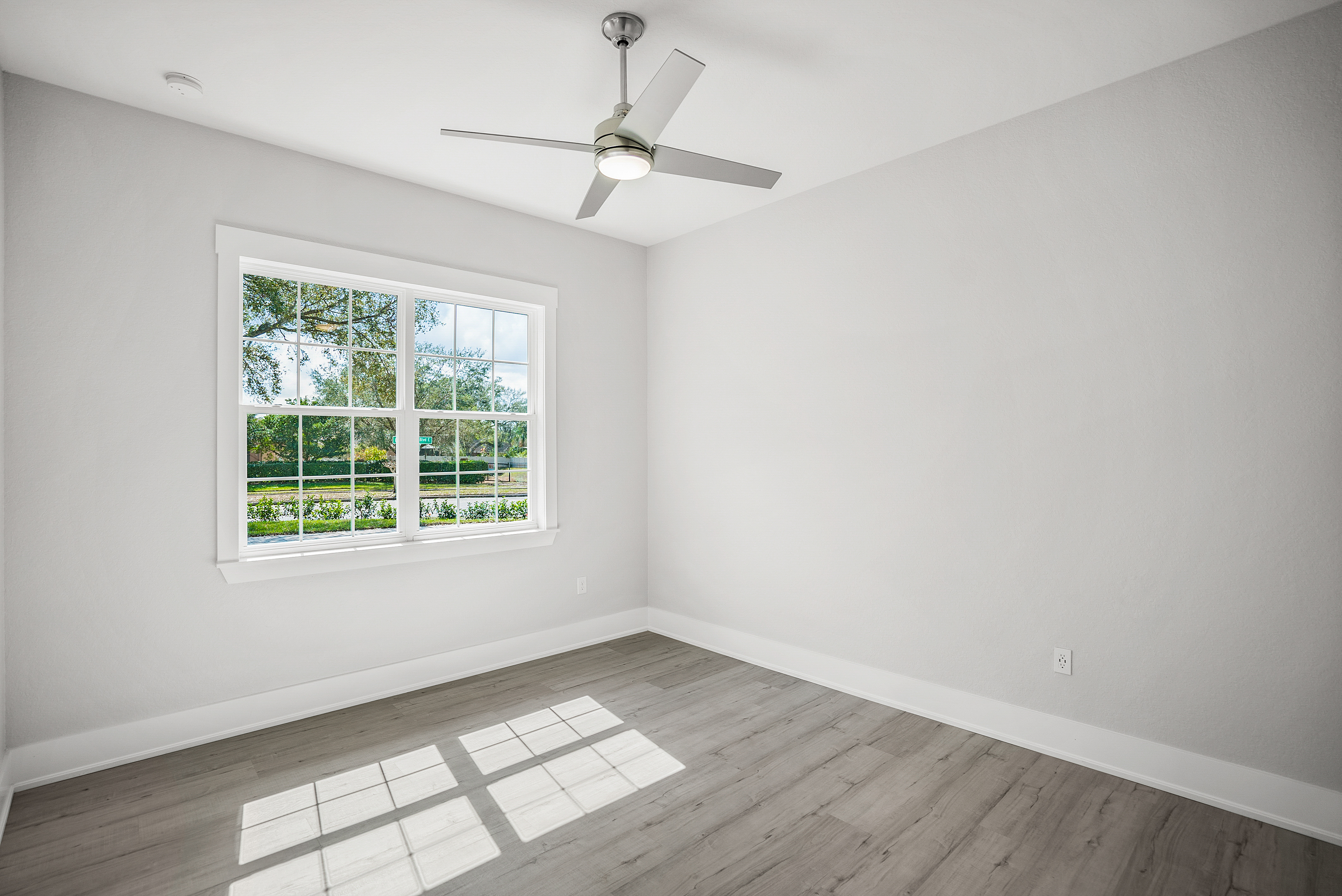 100 E Christina Blvd -080