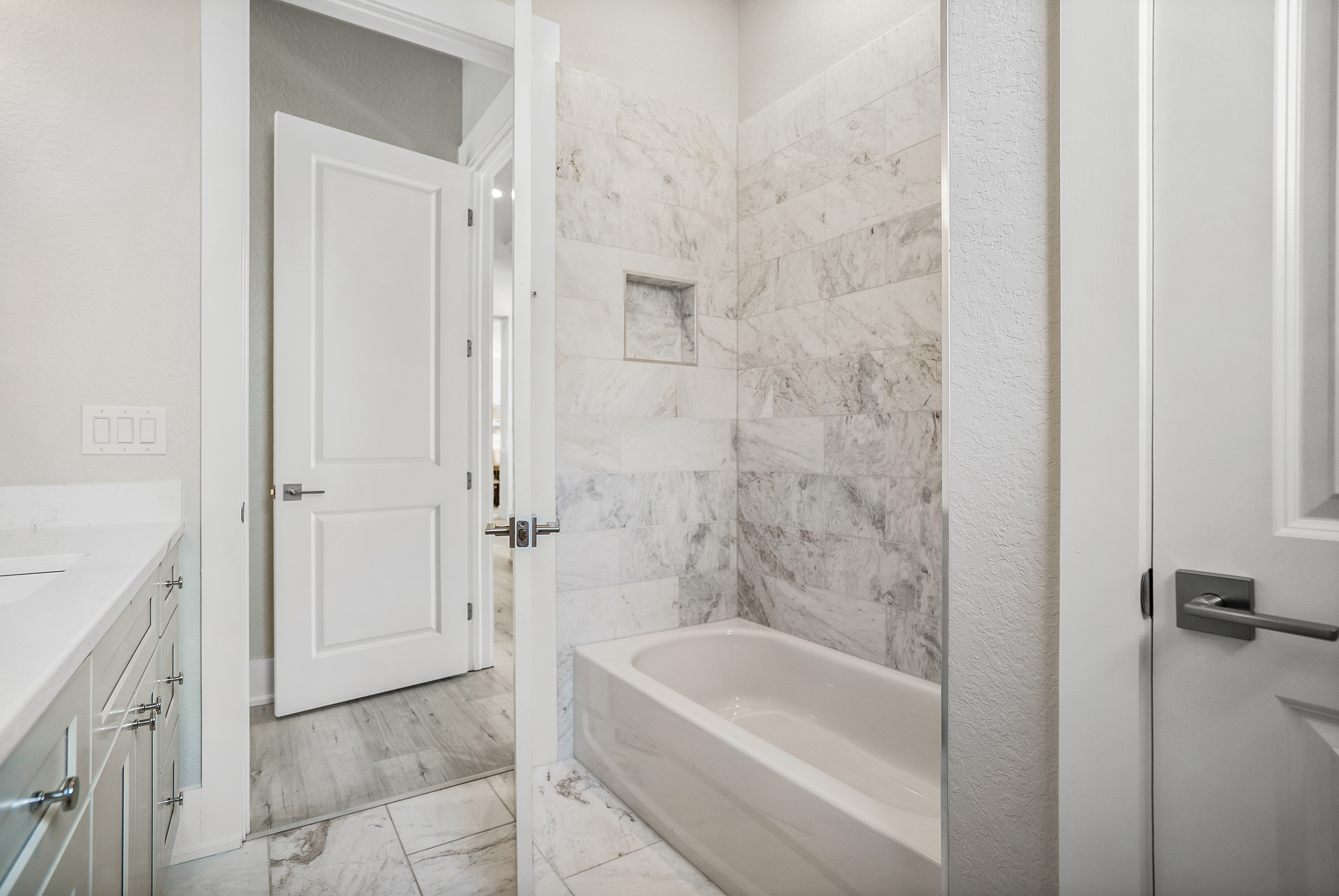 100 E Christina Blvd -083