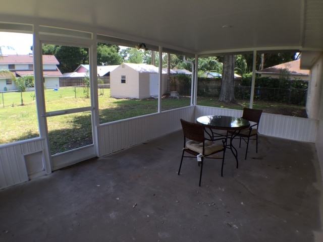 screen room